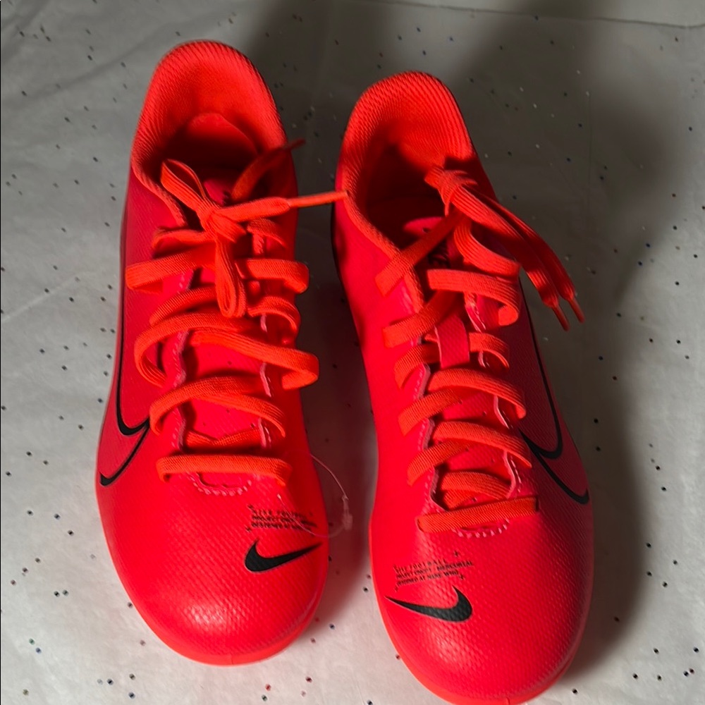 Nike Red Sneakers Vibrant Design Synthetic Upper